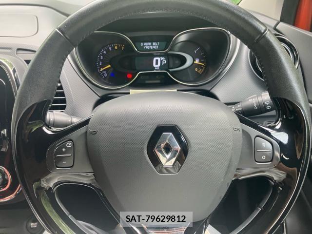 Renault CAPTUR 2016-08 8231611-8
