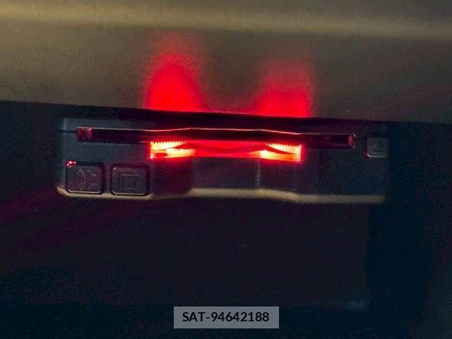 Renault CAPTUR 2022-08 8246515-9