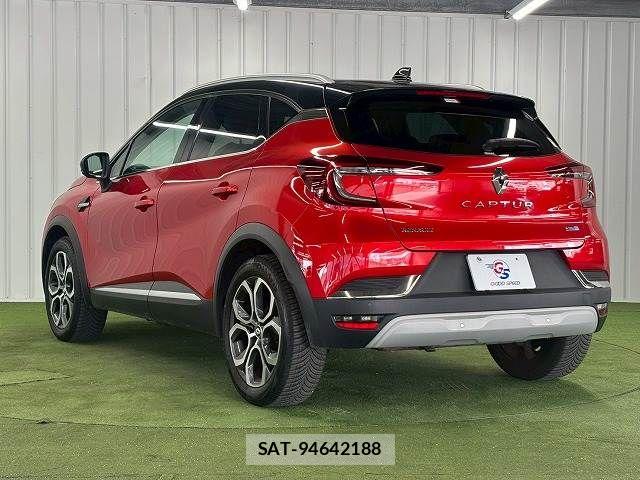 Renault CAPTUR 2022-08 8246515-16