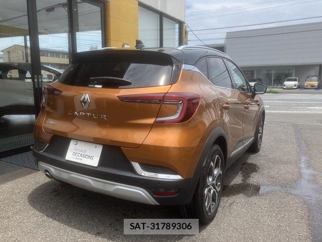 Renault CAPTUR 2021-11 8337635-2