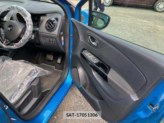 Renault CAPTUR 2014-05 8368339-15