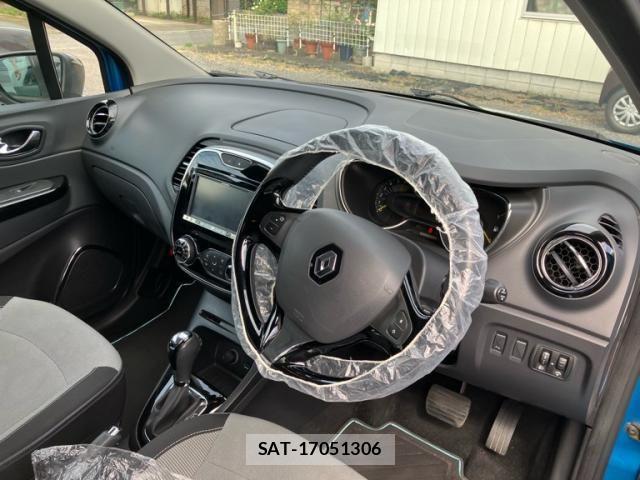 Renault CAPTUR 2014-05 8368339-17