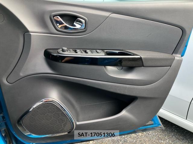 Renault CAPTUR 2014-05 8368339-19