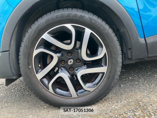 Renault CAPTUR 2014-05 8368339-6