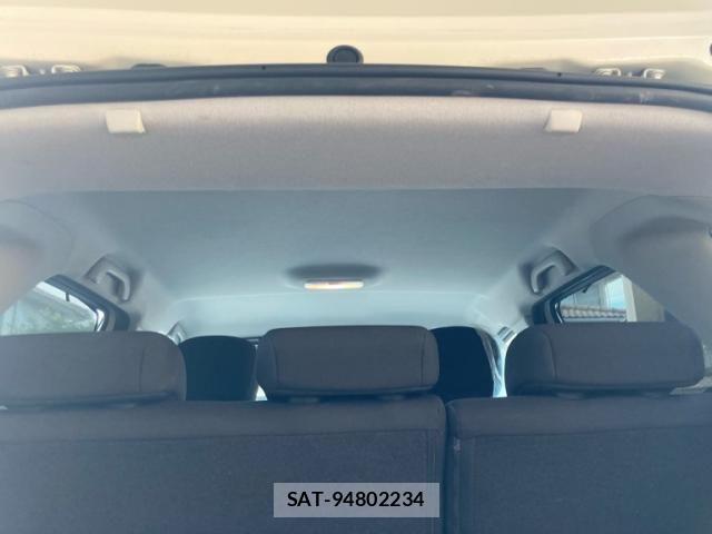 Renault CAPTUR 2014-08 8368340-26