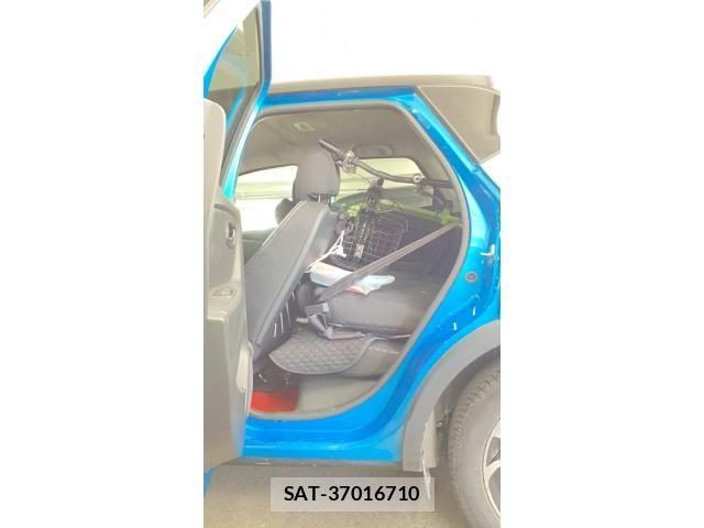Renault CAPTUR 2015-09 8438720-11