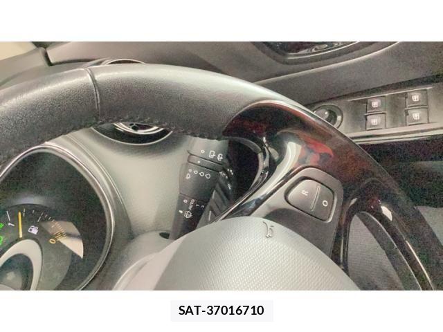 Renault CAPTUR 2015-09 8438720-15
