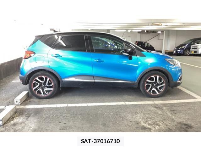 Renault CAPTUR 2015-09 8438720-1