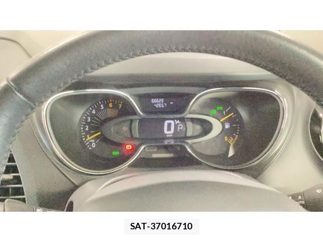 Renault CAPTUR 2015-09 8438720-19