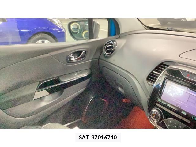 Renault CAPTUR 2015-09 8438720-25