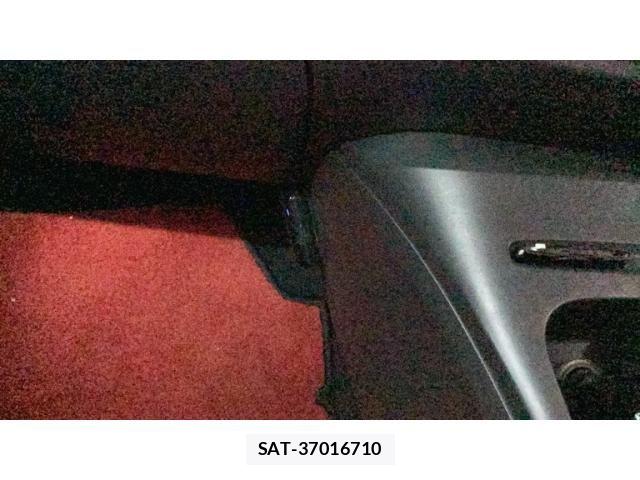 Renault CAPTUR 2015-09 8438720-27