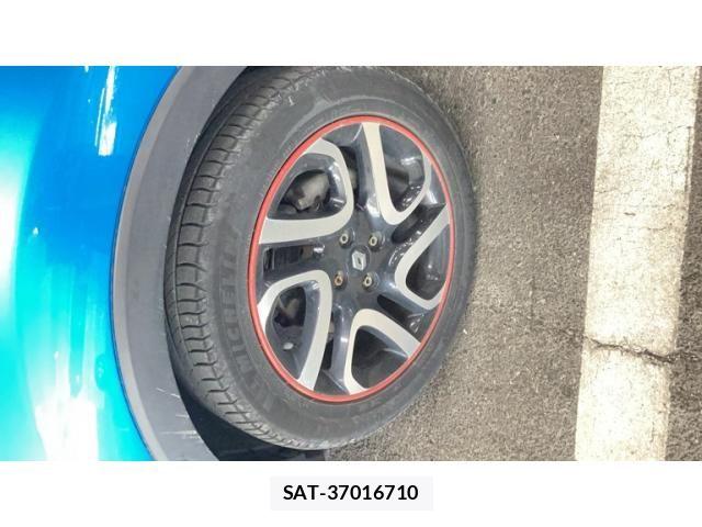 Renault CAPTUR 2015-09 8438720-6