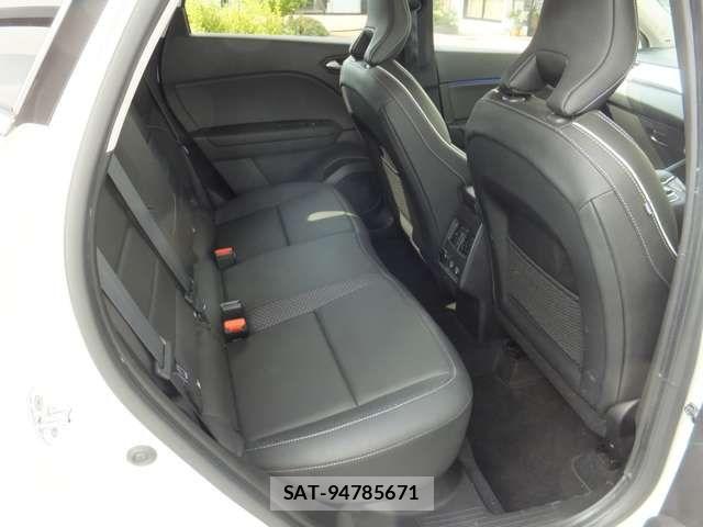 Renault CAPTUR 2021-07 8527008-14