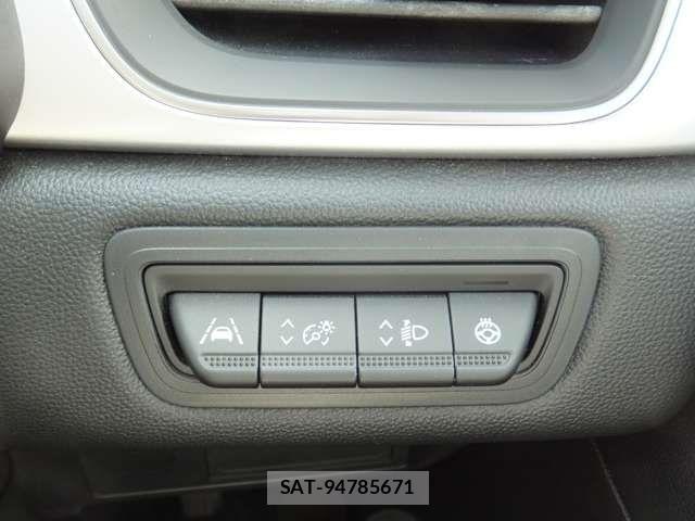 Renault CAPTUR 2021-07 8527008-17