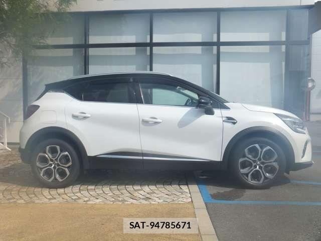 Renault CAPTUR 2021-07 8527008-6