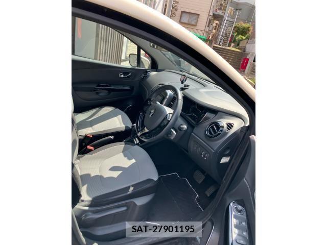 Renault CAPTUR 2014-09 8527009-11