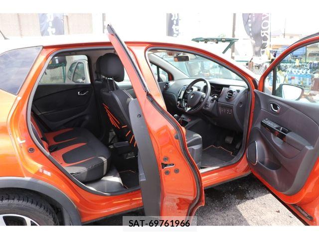 Renault CAPTUR 2014-04 8527011-11