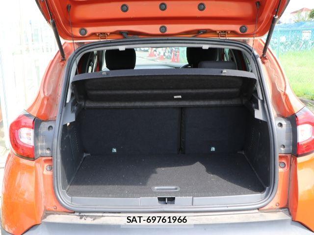 Renault CAPTUR 2014-04 8527011-14