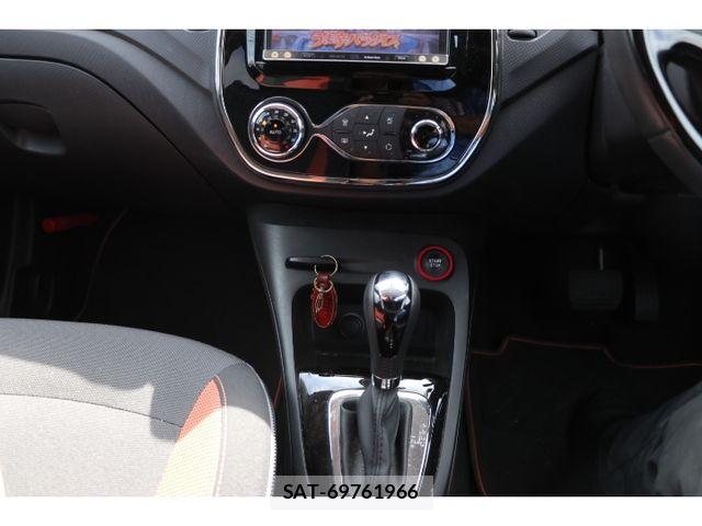 Renault CAPTUR 2014-04 8527011-3