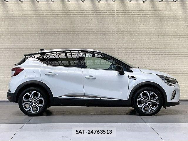 Renault CAPTUR 2022-06 8527006-17