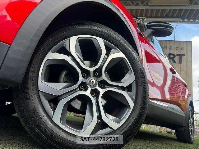 Renault CAPTUR 2021-06 8628647-18