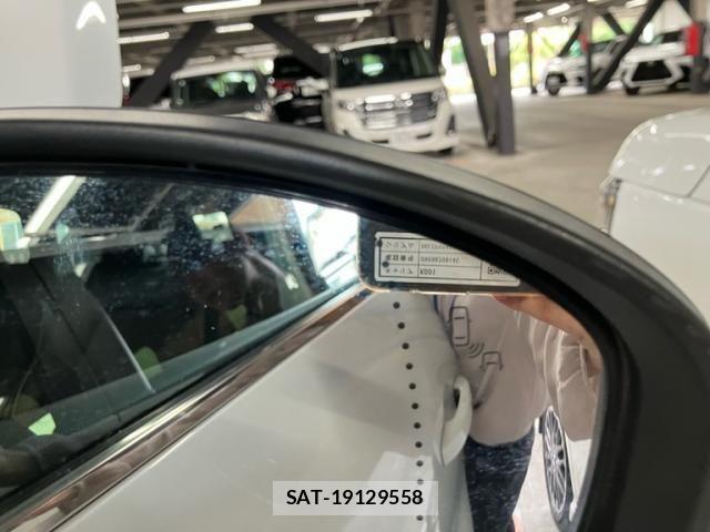 Renault CAPTUR 2022-02 8661267-9