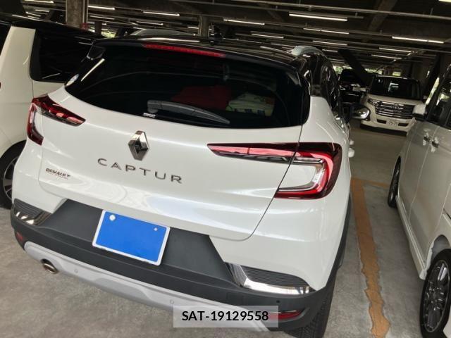 Renault CAPTUR 2022-02 8661267-4