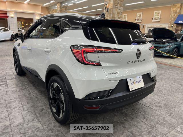 Renault CAPTUR 2026-03 8745527-9