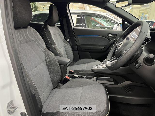 Renault CAPTUR 2026-03 8745527-3