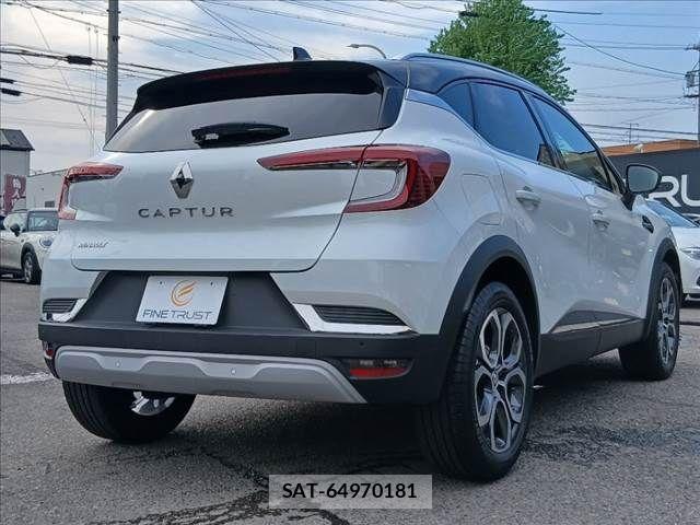 Renault CAPTUR 2023-09 8745528-15