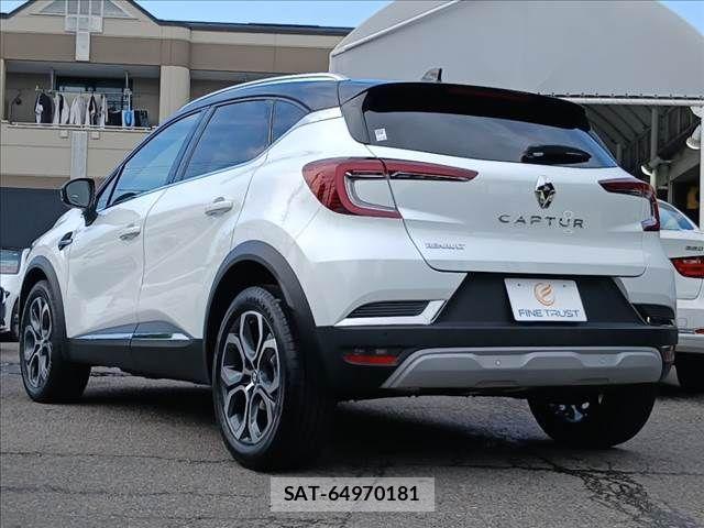 Renault CAPTUR 2023-09 8745528-17