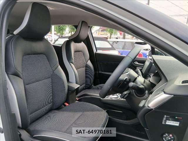 Renault CAPTUR 2023-09 8745528-6