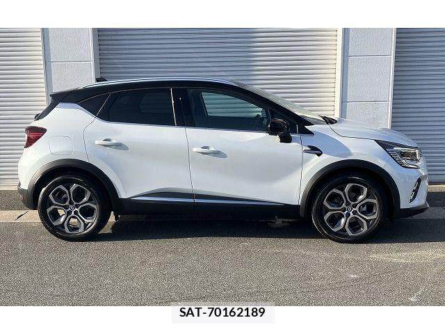 Renault CAPTUR 2022-11 8781843-17