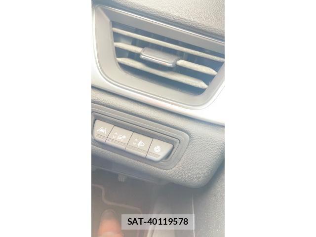 Renault CAPTUR 2021-10 8881846-11