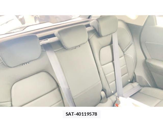 Renault CAPTUR 2021-10 8881846-19
