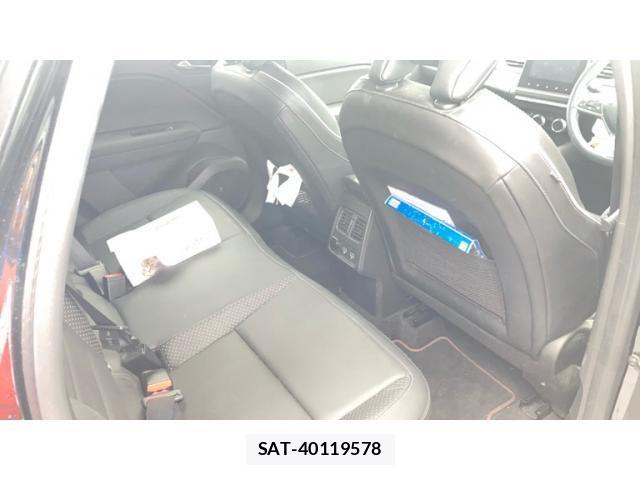 Renault CAPTUR 2021-10 8881846-26