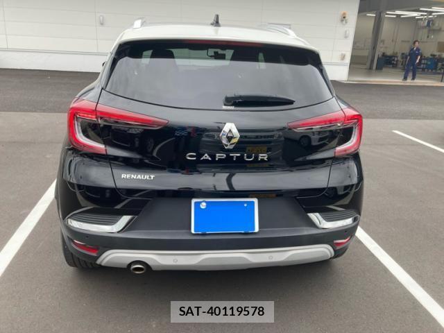 Renault CAPTUR 2021-10 8881846-4