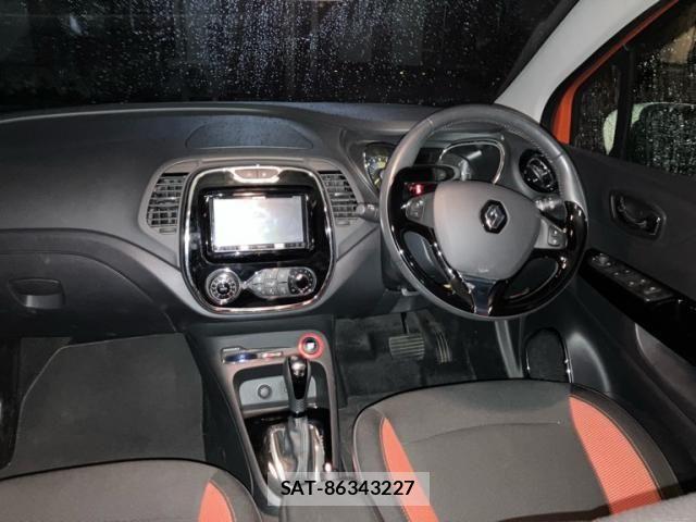 Renault CAPTUR 2017-05 8881848-9