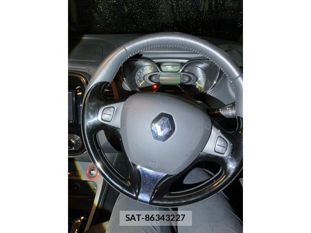 Renault CAPTUR 2017-05 8881848-12