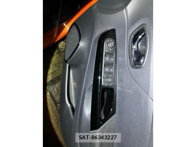 Renault CAPTUR 2017-05 8881848-13