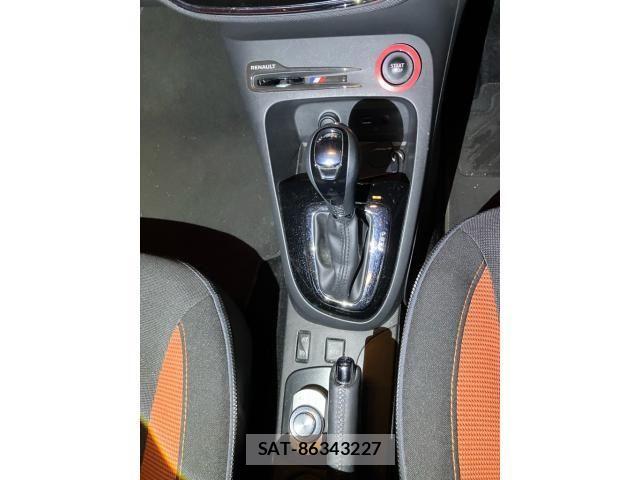 Renault CAPTUR 2017-05 8881848-15