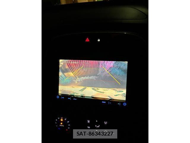 Renault CAPTUR 2017-05 8881848-18