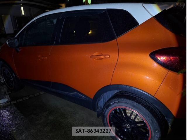 Renault CAPTUR 2017-05 8881848-2