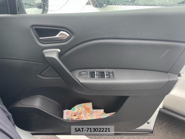 Renault CAPTUR 2022-03 8881845-14