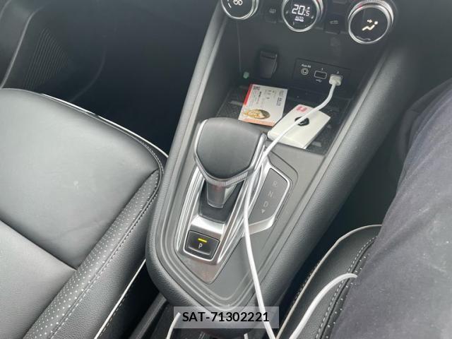 Renault CAPTUR 2022-03 8881845-22