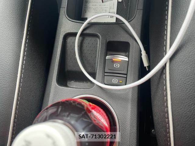 Renault CAPTUR 2022-03 8881845-23