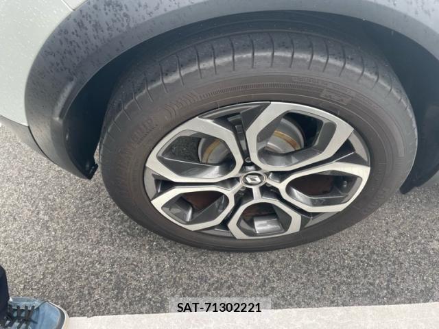 Renault CAPTUR 2022-03 8881845-6