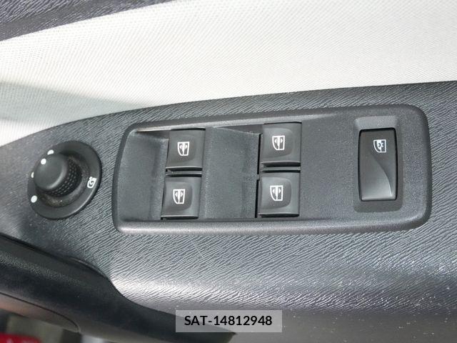 Renault KANGOO 2015-08 7060449-17