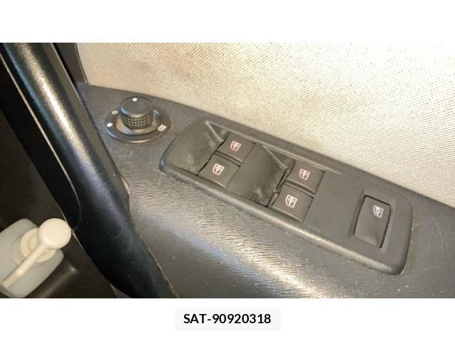 Renault KANGOO 2015-06 7619551-6