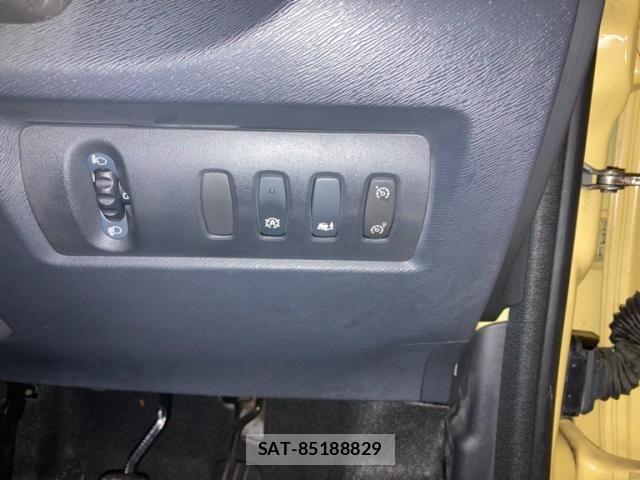Renault KANGOO 2018-02 7619550-16